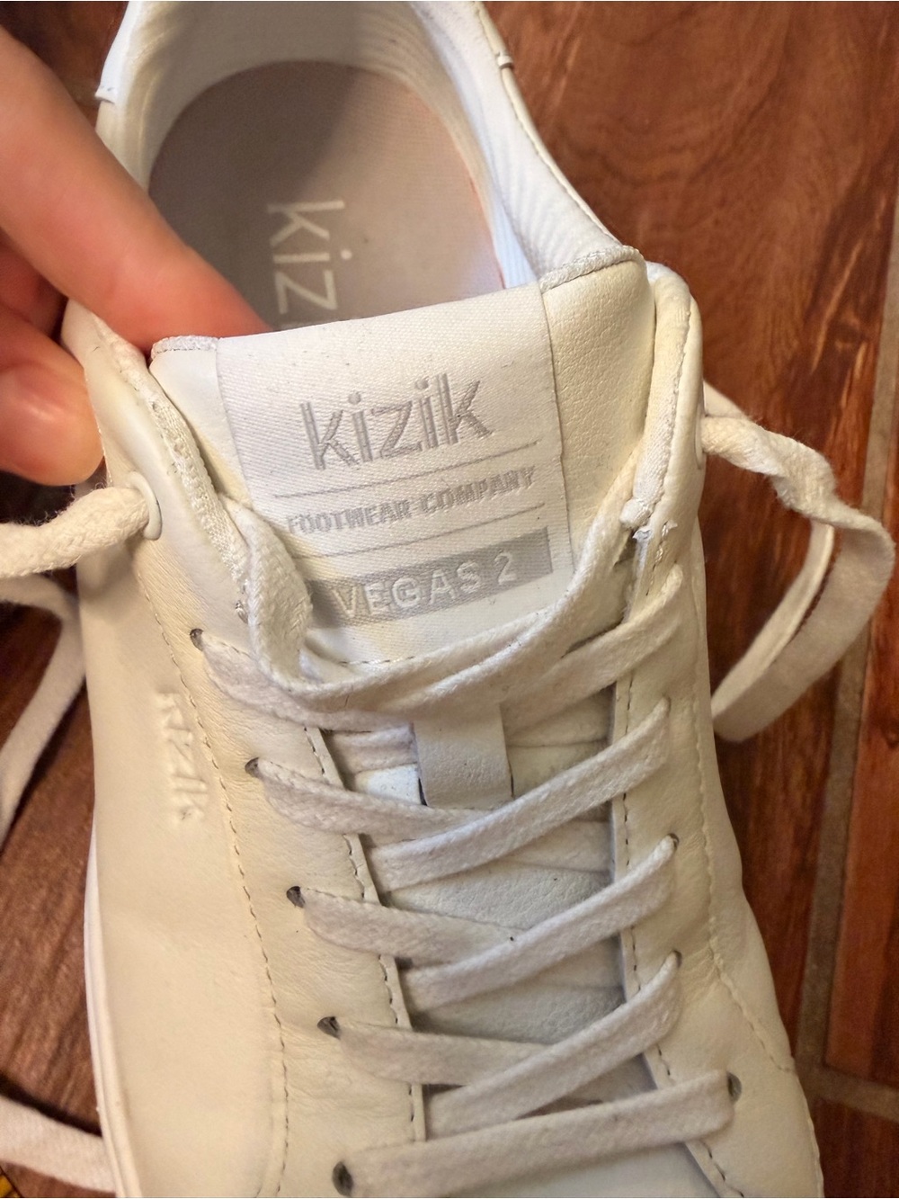 White Leather Women’s Sneakers - VEGAS 2 Low-Top Size 9 Wide - Picture 7 of 9